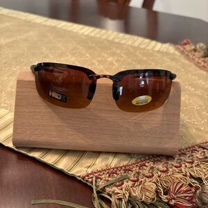 Pug HRO polarized sunglasses with case. New with Tags